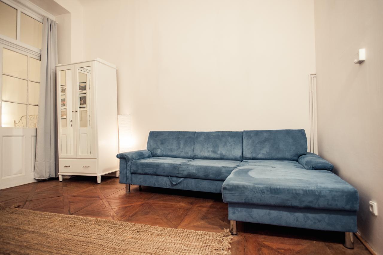 Astronomical Clock Apartment *